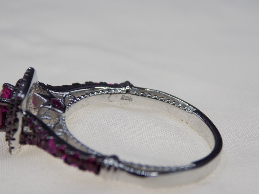Beautiful 2 cwt ruby sterling silver ring - 5
