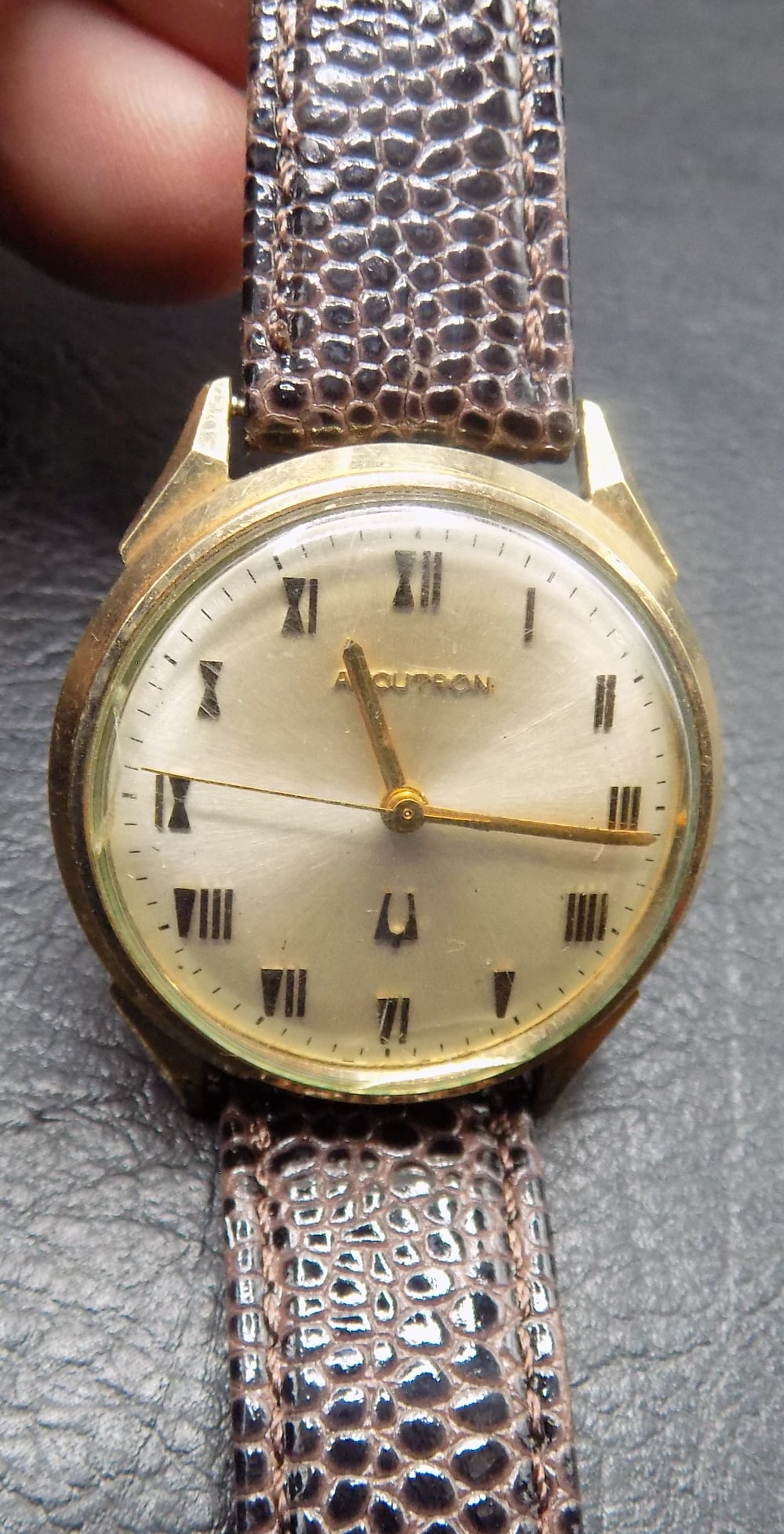 Vintage 1968 Bulova Accutron M8 wristwatch (1 of 4)