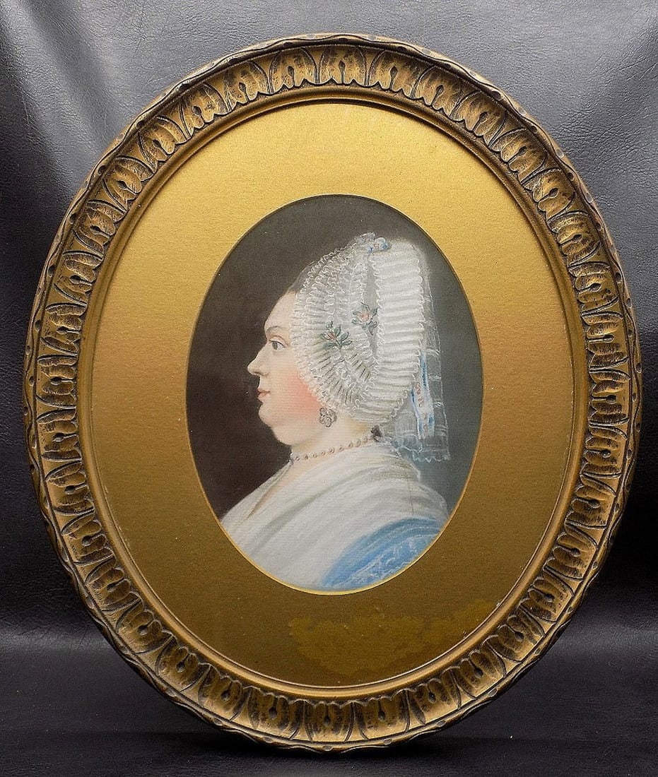 Exceptional early 1800s watercolor of lady 1767 to 1845.: Exceptional early 1800s watercolor of lady 1767 to 1845. Written on back Married in 1793 to gentleman in lot 197. Historic information on back as shown in photos. Beautiful colors. Exceptional