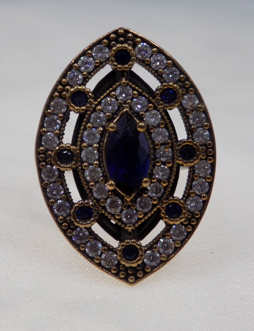 Beautiful 4 cwt blue sapphire and topaz sterling silver ring (1 of 5)
