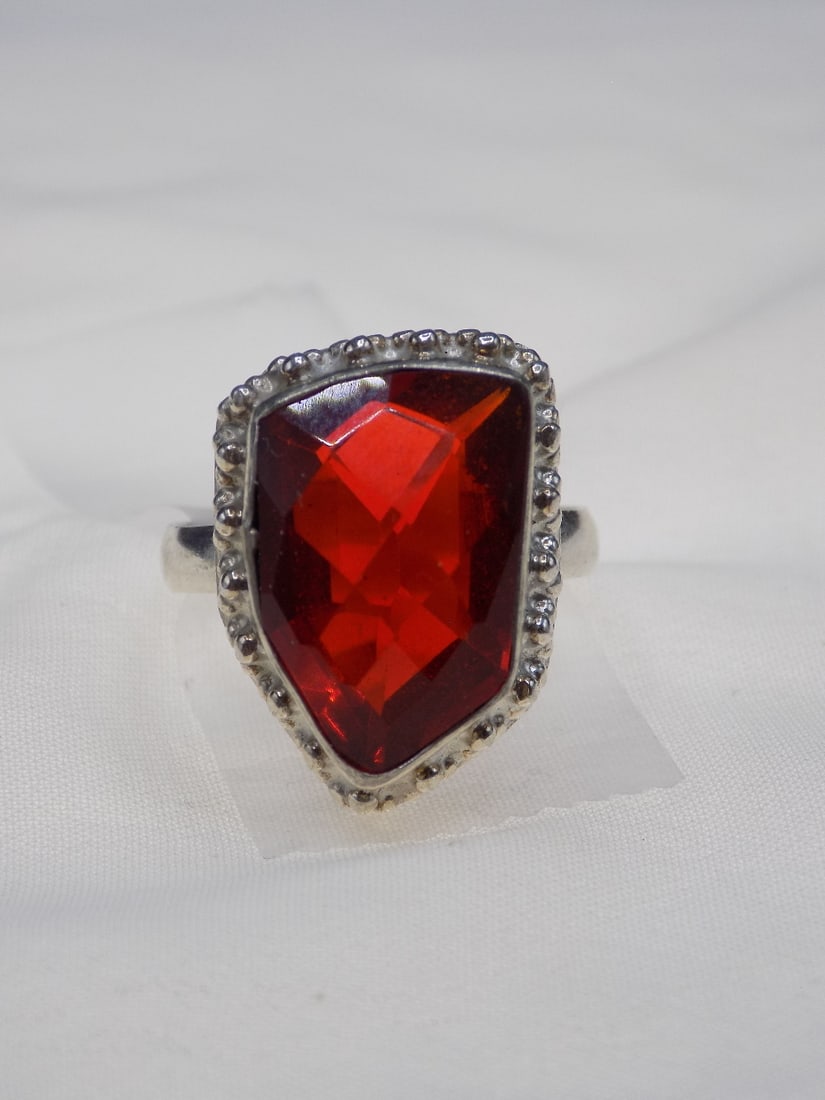 Beautiful10 ct fire garnet sterling silver ring (1 of 5)