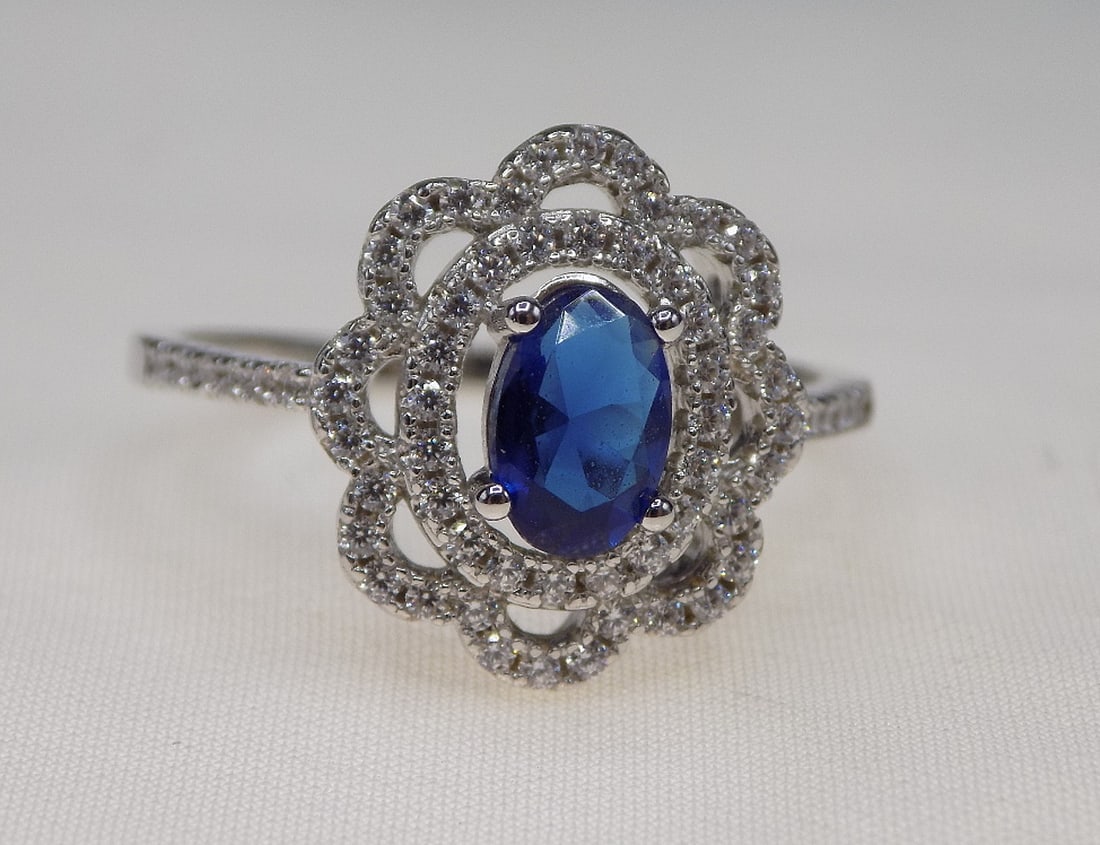 Beautiful 2 cwt blue sapphire and topaz sterling silver ring (1 of 5)