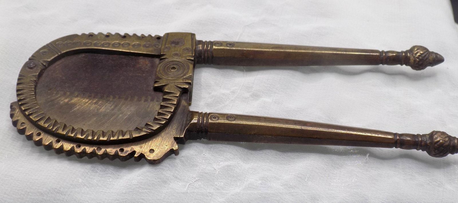 Ornate antique brass cigar cutter (1 of 4)