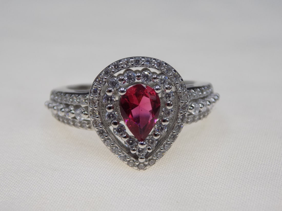 Beautiful 4 cwt ruby and topaz sterling silver ring (1 of 5)