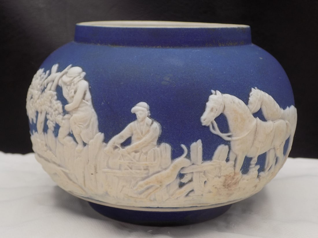Vintage Adams Jasperware vase with hunting scene and horses (1 of 11)
