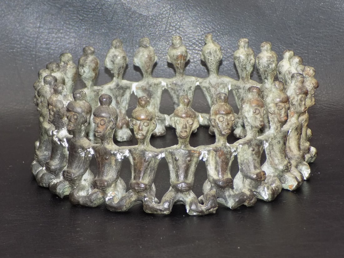 Antique bronze Circle of Friends Papua New Guinea (1 of 4)
