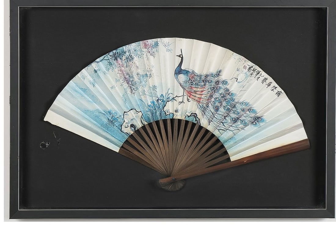 Victorian Oriental hand painted fan in shadow box frame: Victorian Oriental hand painted fan in shadow box frame. Hand painted peacock. Beautiful colors. In very good original as found condition. Great quality and detail. Fame ox 15 x 9 inches. Frame is 19 