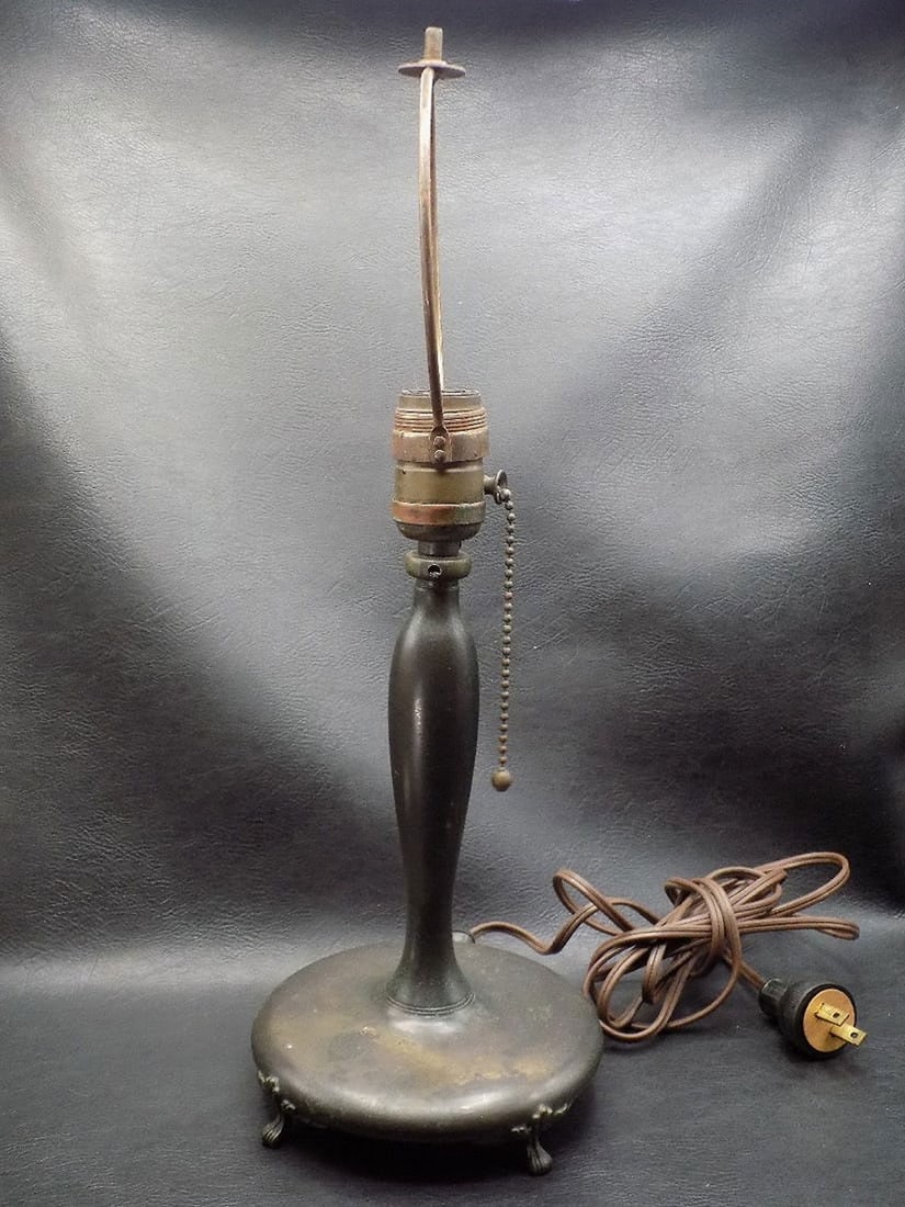 Signed vintage Pairpoint lamp base (1 of 6)