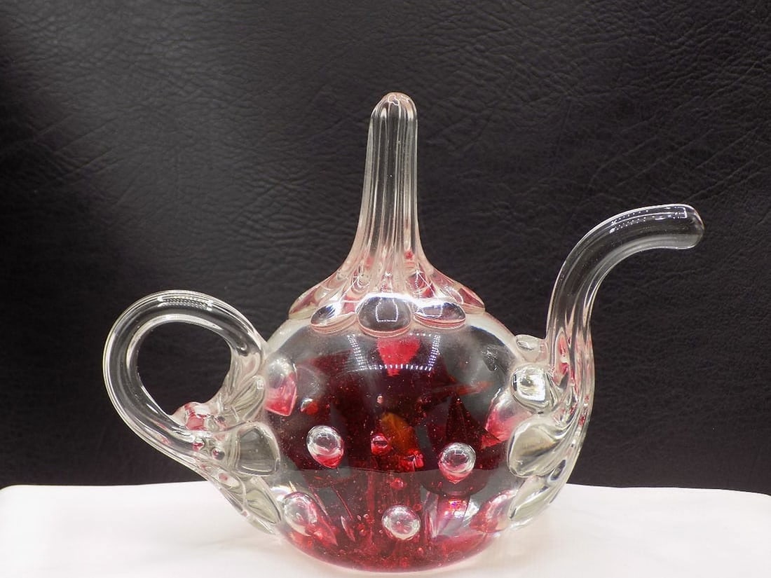 Beautiful vintage St. Clair art glass paperweight and ring holder combination: Beautiful vintage St. Clair art glass paperweight and ring holder combination. Marked on bottom as shown in photo. Beautiful colors. And pear shaped paperweight with controlled bubbles. 2 7/8 inches t