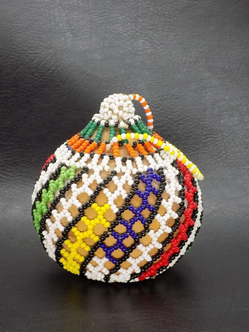 Vintage Native American Indian beaded gourd (1 of 6)