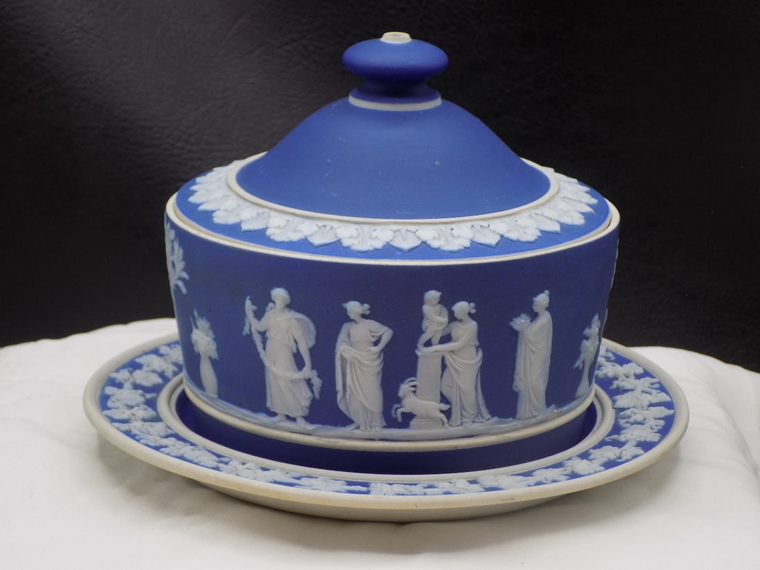 Vintage Wedgwood Jasperware butter tub with classical scene: Vintage Wedgwood Jasperware butter tub with classical scene. Marked on bottom as shown in photo. Beautiful colors. Has discoloration on inside of bowl as shown in photo. In very good original as found