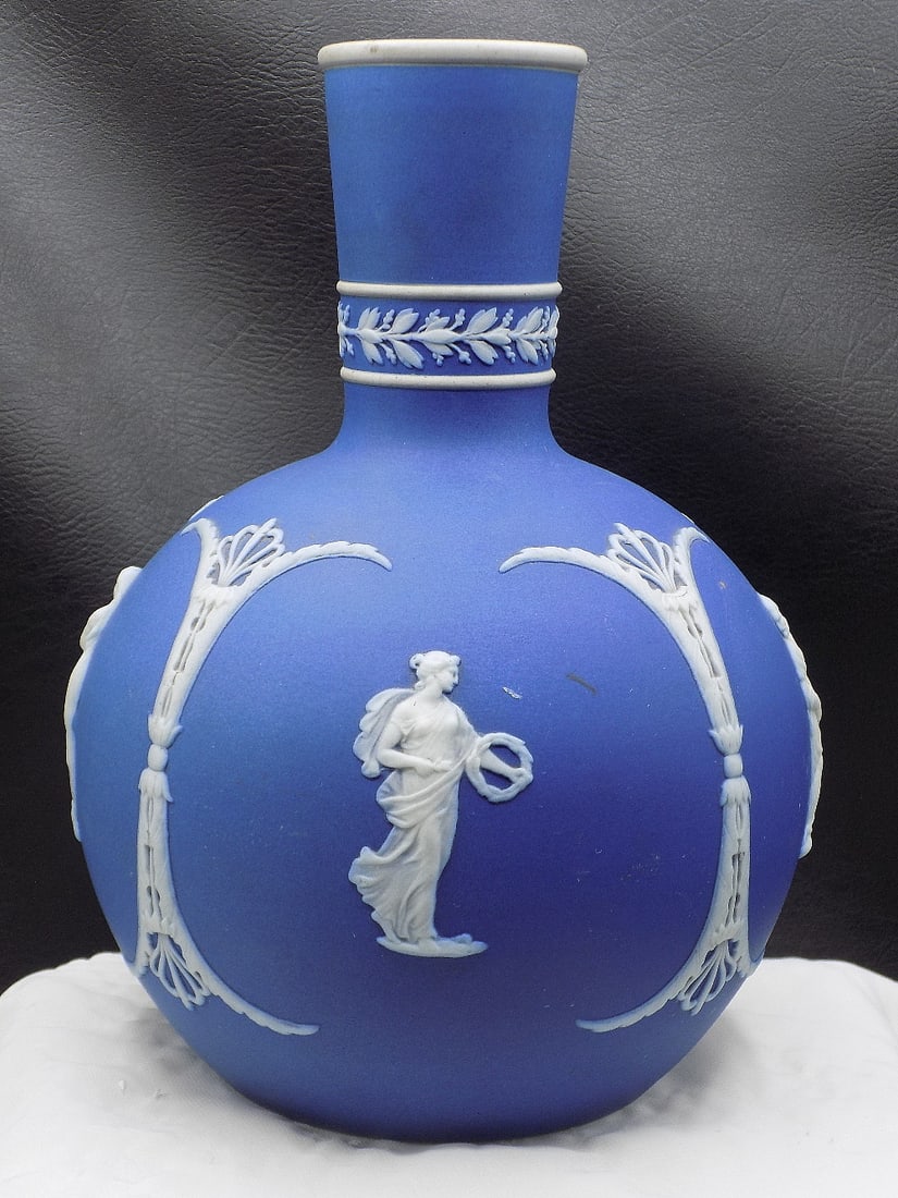 Vintage Wedgwood Jasperware vase with classical scene: Vintage Wedgwood Jasperware vase with classical scene. Marked on bottom as shown in photo. Beautiful colors. In very good original as found condition. Great quality and detail. 8 ½ inches tall. F