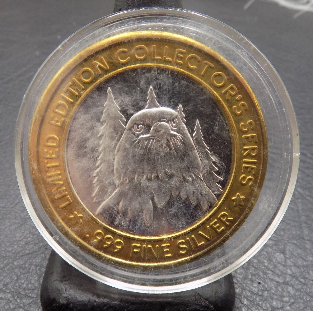 Vintage .999 silver collectors series casino coin (1 of 2)