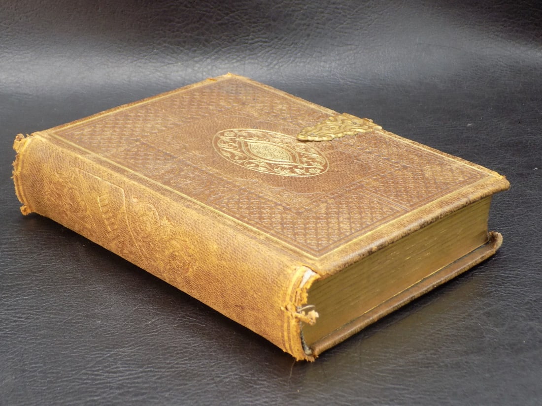 Antique photo album (1 of 5)