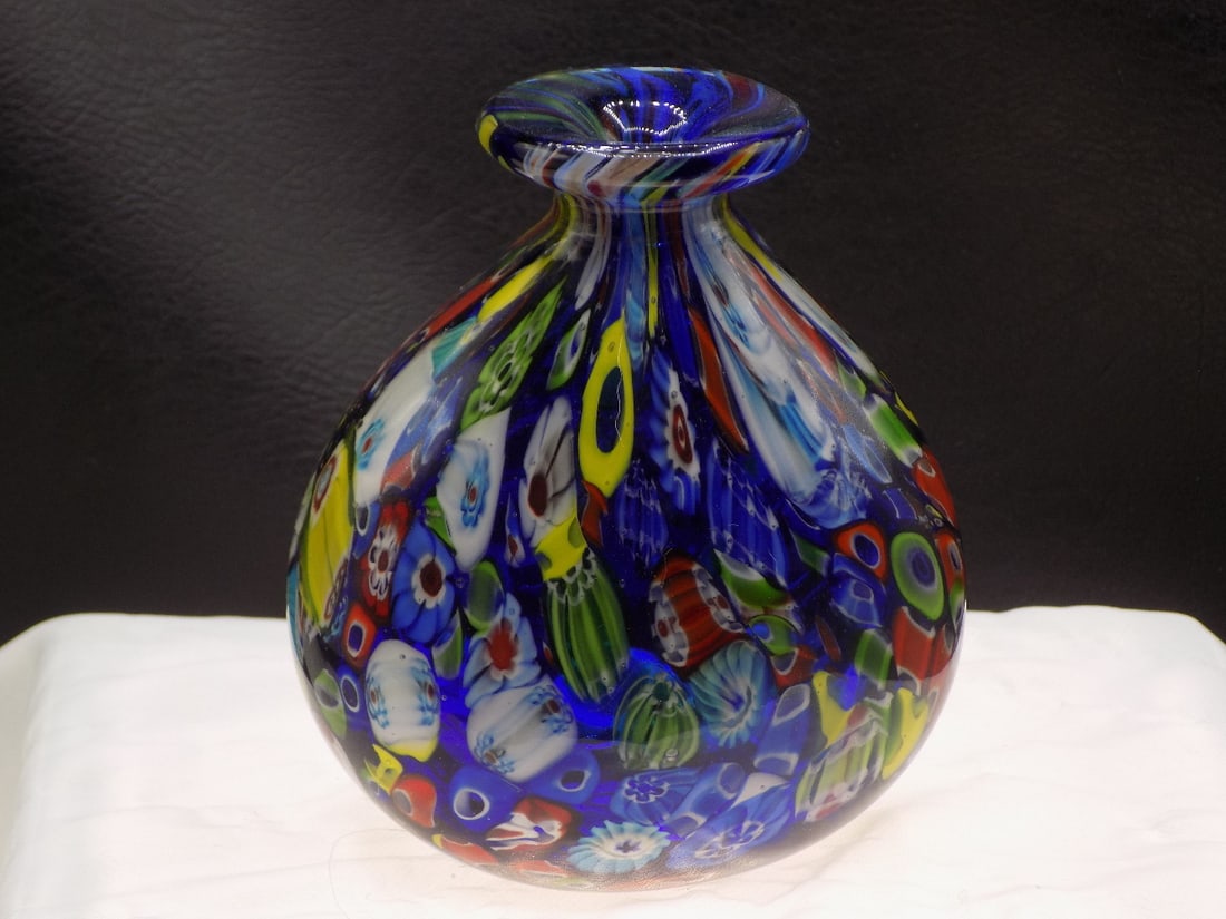 Beautiful millefiori art glass vase. (1 of 8)