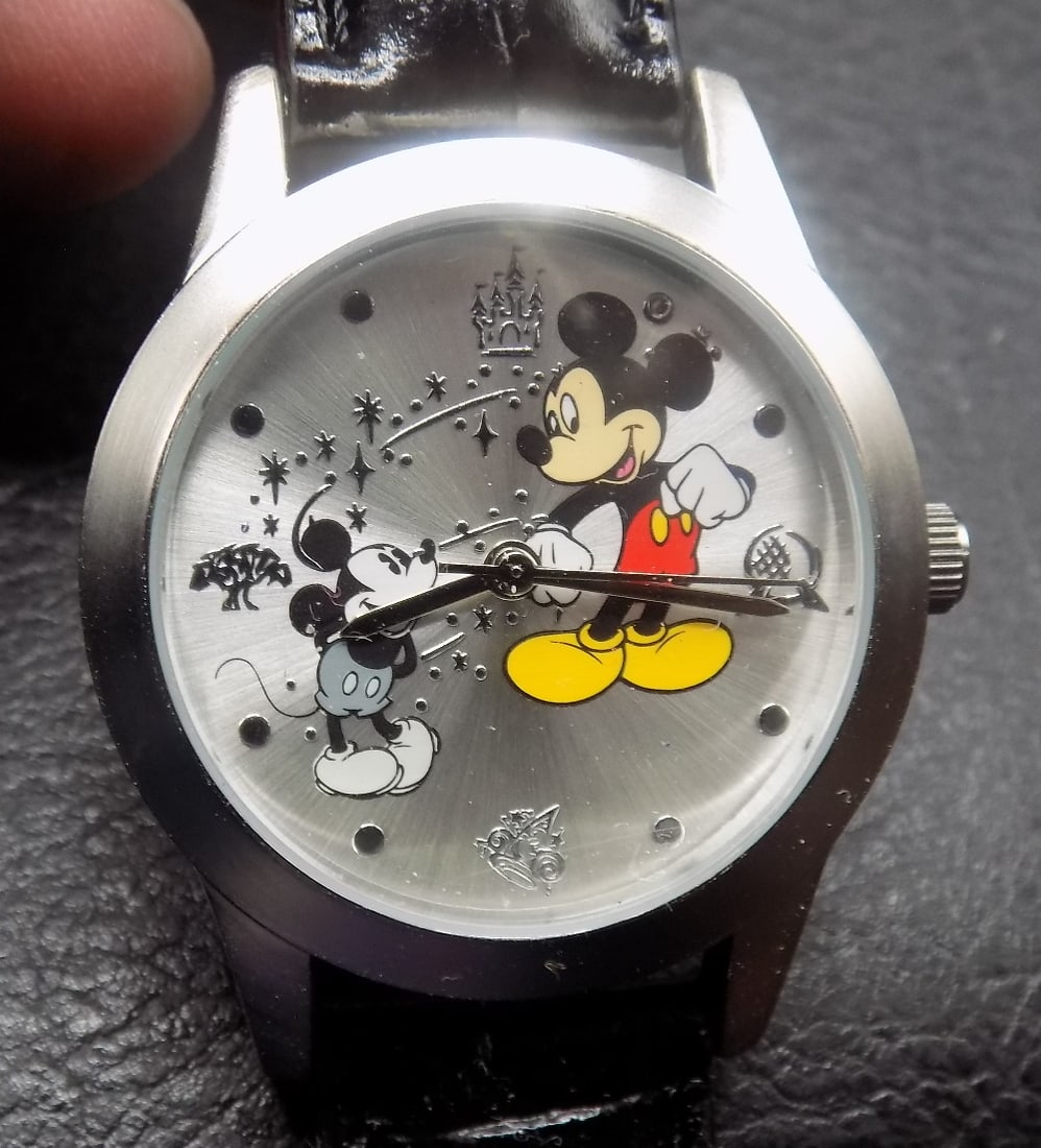 Vintage Disney Mickey Mouse through the years with original box (1 of 7)