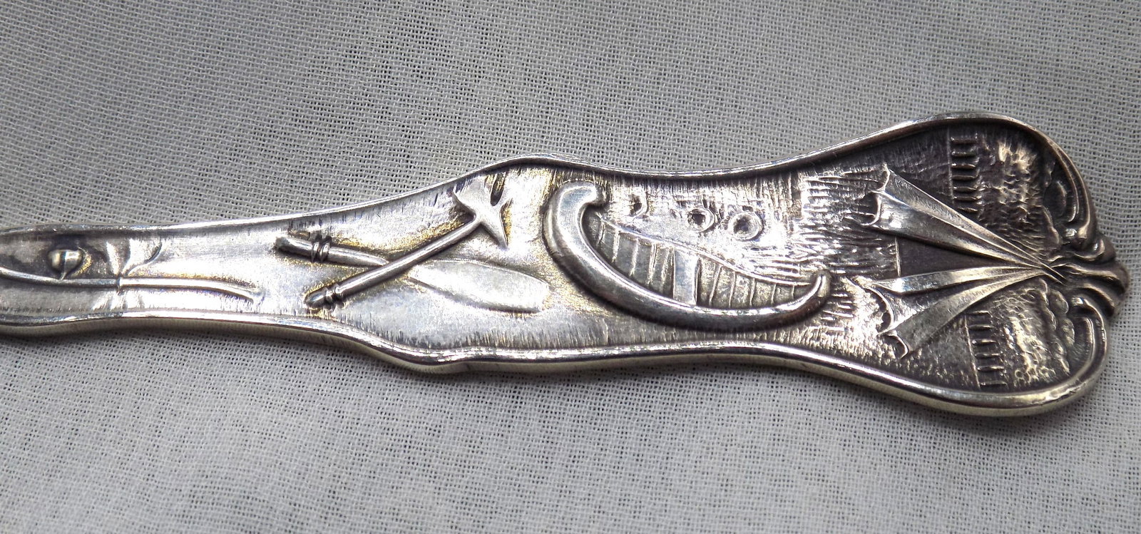 Indiana sterling spoon with buffalo. - 4