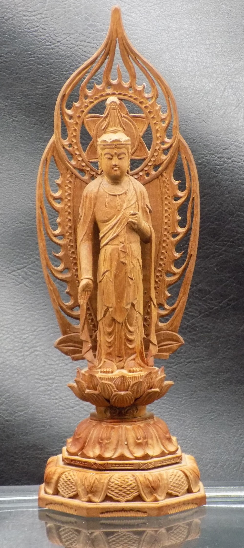 Vintage hand carved wood Buddha figure (1 of 7)