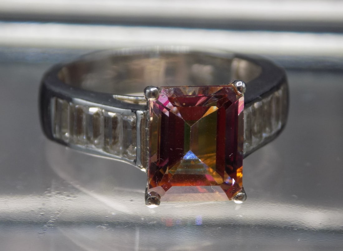 Beautiful 4 ct mystic topaz sterling silver ring (1 of 4)