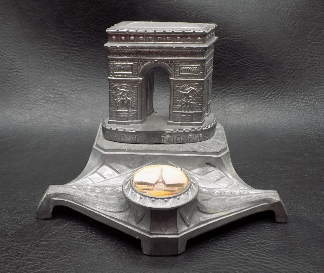 Vintage Arch Triumph Paris inkwell: Vintage Arch Triumph Paris inkwell. Eifel Tower on top of lid. Beautiful colors. In very good original as found condition. Missing inkwell insert as shown in photos. Great quality and detail. 3 ¾