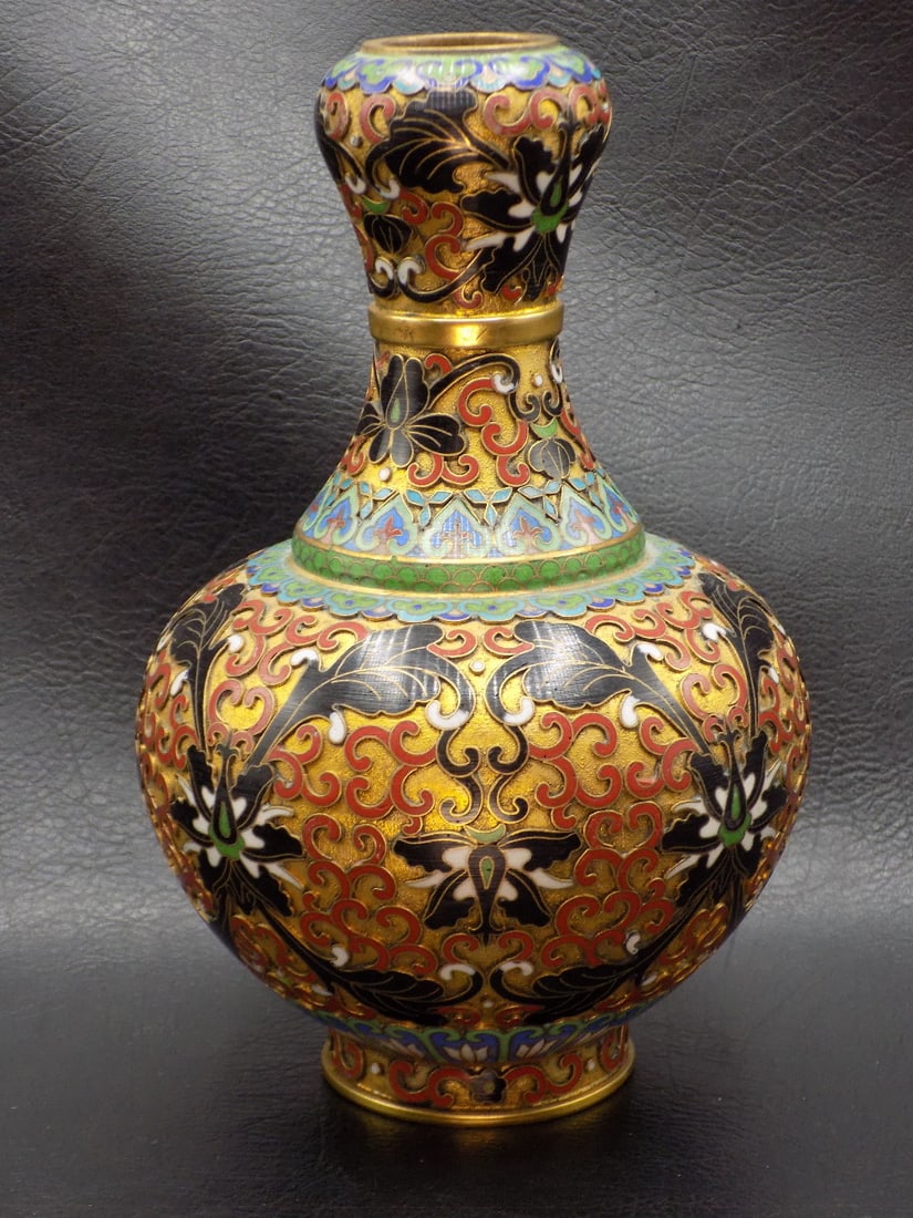 Lovey vintage Chinese cloisonne vase (1 of 7)