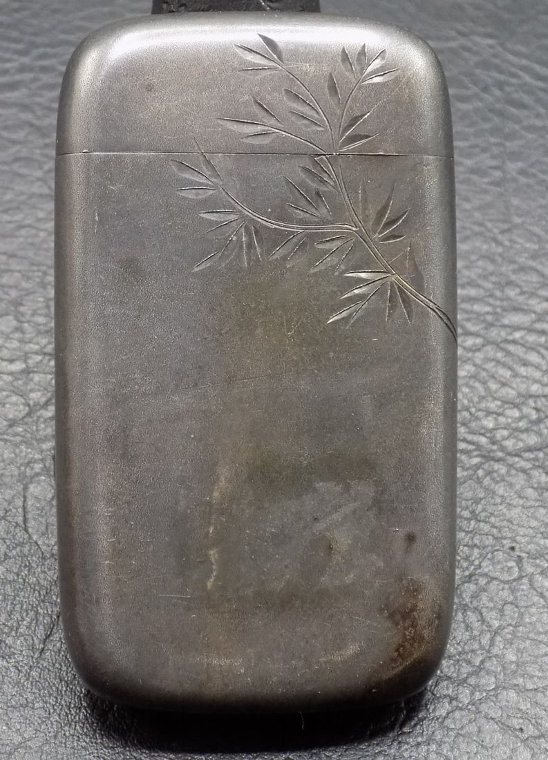 Antique match safe with engraved owls - 3