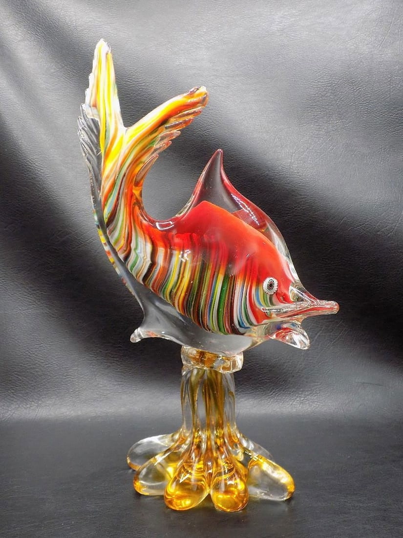 Vintage Murano colorful art glass fish sculpture: Vintage Murano colorful art glass fish sculpture. Made in Italy label as shown in photo. Great internal decoration. Millefiori eyes. Beautiful colors. In very good original as found condition. Great q