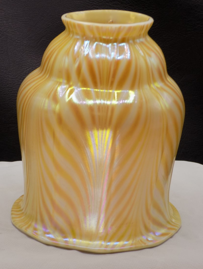 Pulled feather art glass lamp shade - 3