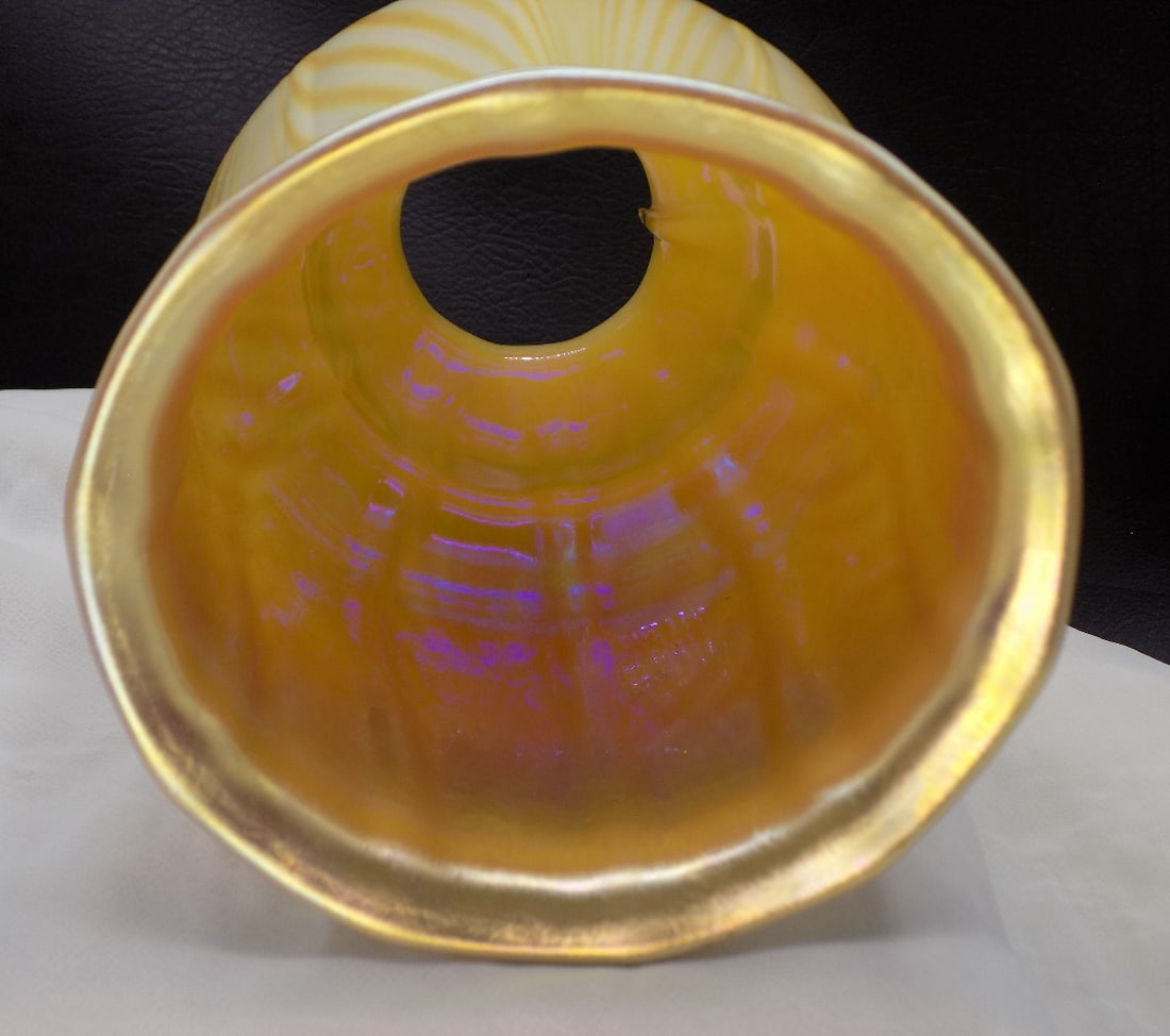 Pulled feather art glass lamp shade - 7