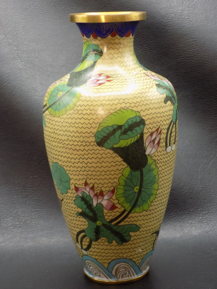 Vintage cloisonne vase with flowers. (1 of 7)