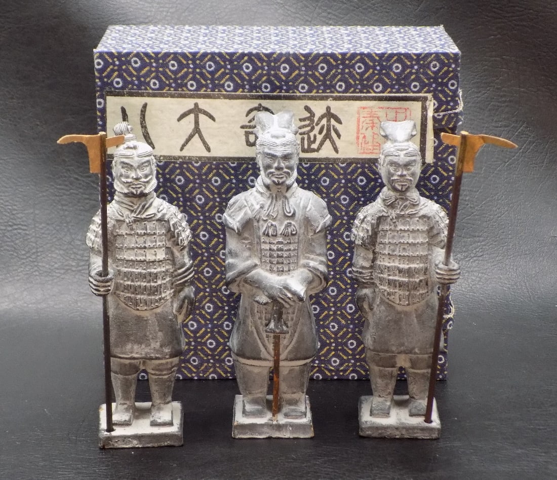 Vintage Tongma terracotta set of three army warriors in box (1 of 6)