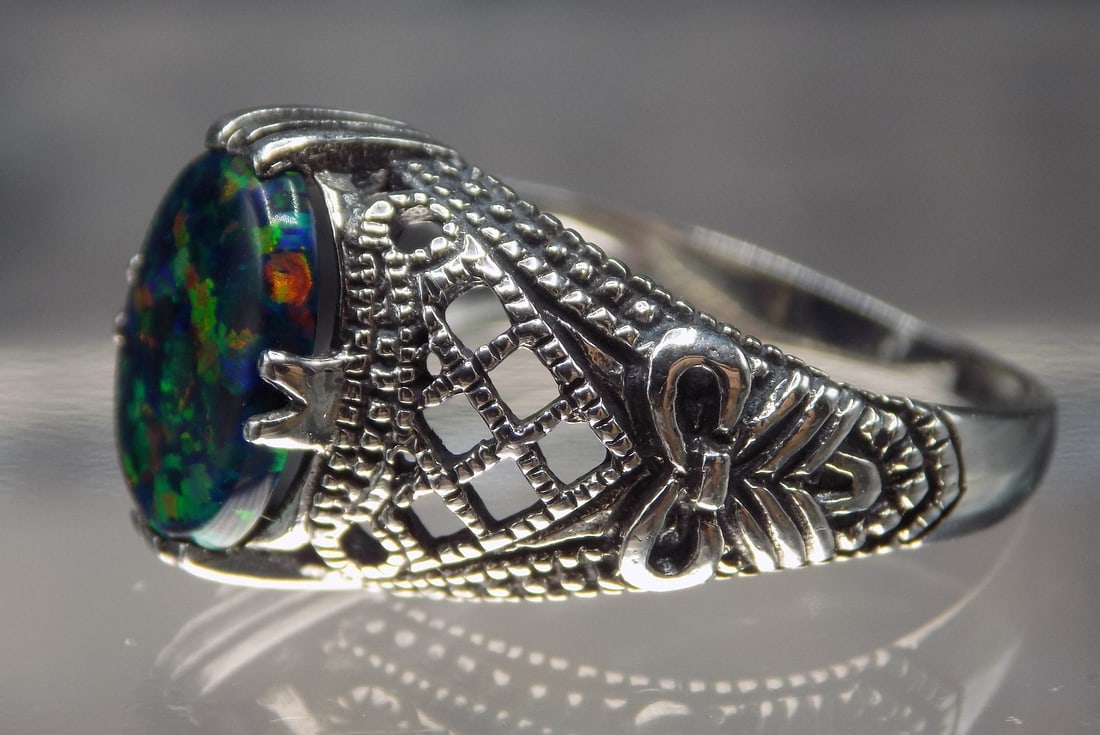Beautiful 2 ct red fire opal sterling silver ring - 4