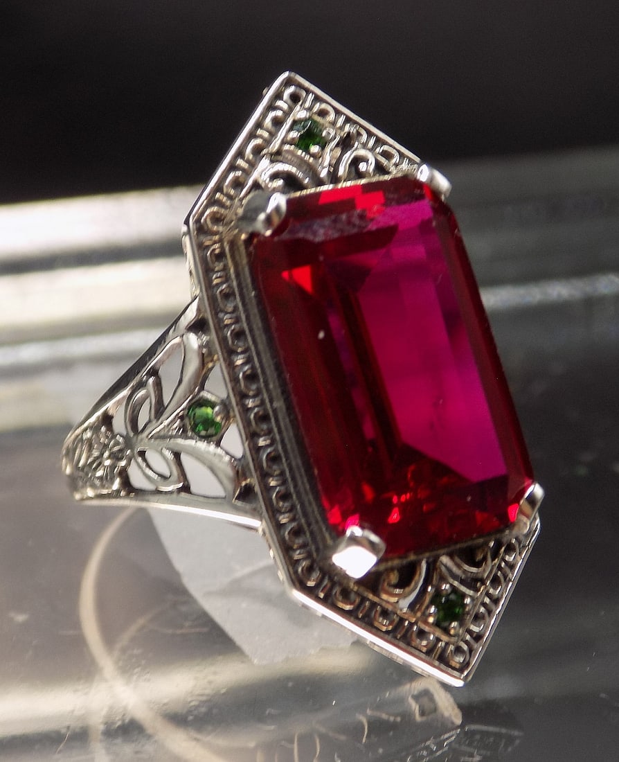 Beautiful 10 ct fire garnet sterling silver ring - 2