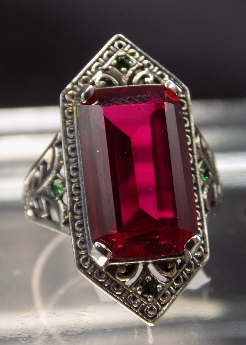Beautiful 10 ct fire garnet sterling silver ring - 3