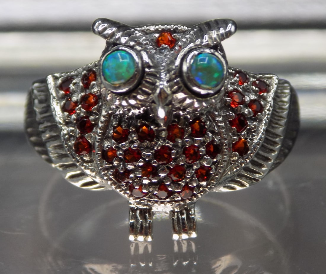 Beautiful Australian opal and ruby sterling silver owl ring - 2