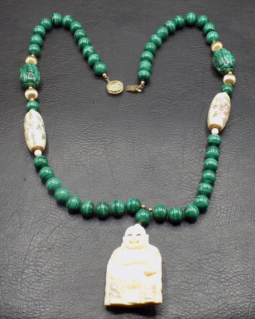 Vintage exceptional 14k gold banded malachite and carved Oriental figure necklace: Vintage exceptional 14k gold banded malachite and carved Oriental figure necklace. Decorated beads. Marked 14k on clasp shown in photo. Beautiful colors. In very good original as found condition. Grea