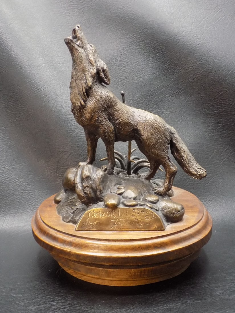 Vintage bronze wolf by Thomas Palmerton (1 of 7)