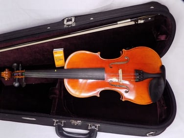 Nice vintage violin tiger maple back with case and bow
