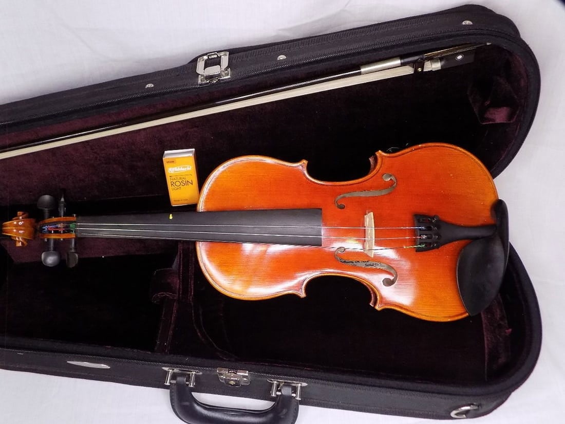 Nice vintage violin tiger maple back with case and bow (1 of 11)