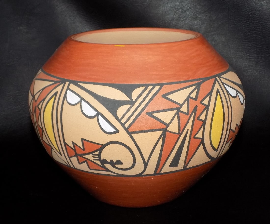 Beautiful Jemez or Zia Pueblo Native American Indian pottery vase: Beautiful Jemez or Zia Pueblo Native American Indian pottery vase. Artist signed on bottom MWaq as shown in photo. Beautiful colors. In very good original as found condition. Great quality and detail.
