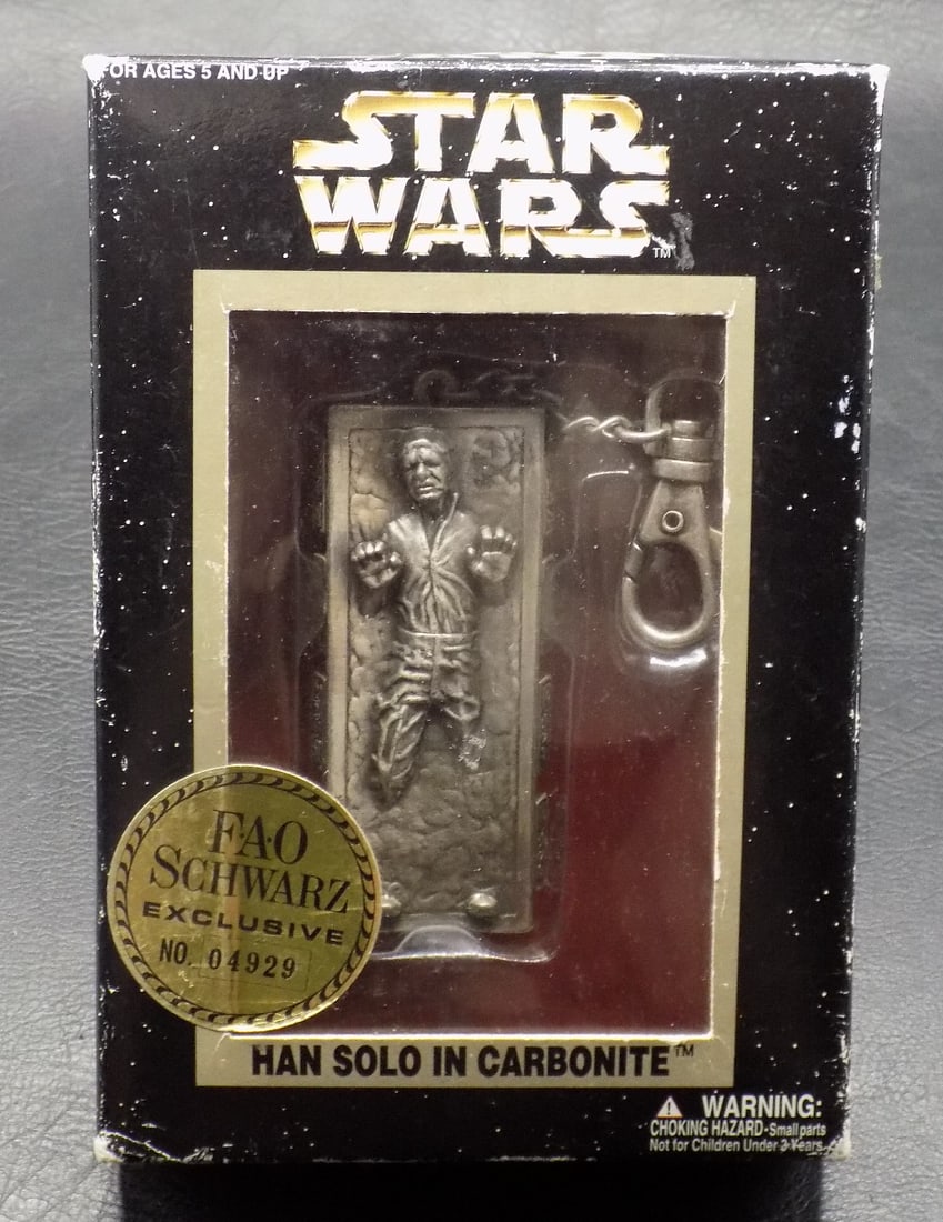 Vintage Star War Han Solo in Carbonite metal key chain: Vintage Star War Han Solo in Carbonite metal key chain. In original box does not appear to ever be opened. In very good original as found condition. Great quality and detail. Box size 6 x 4 inches x 1