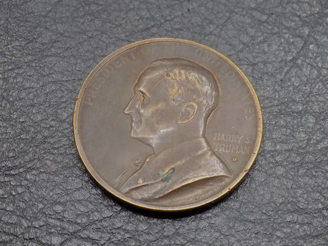 Harry Truman 1954 Political Inaugurated medal (1 of 2)