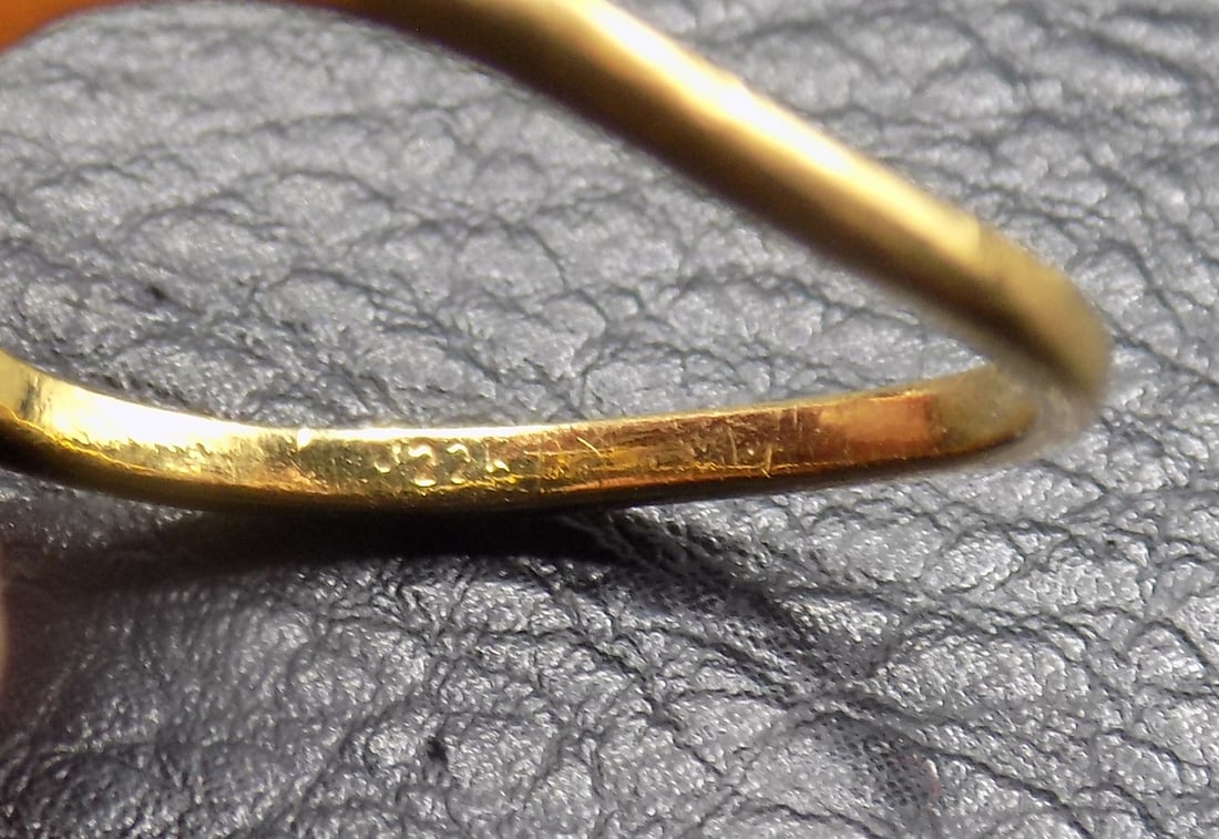 22k gold and diamond ring - 4