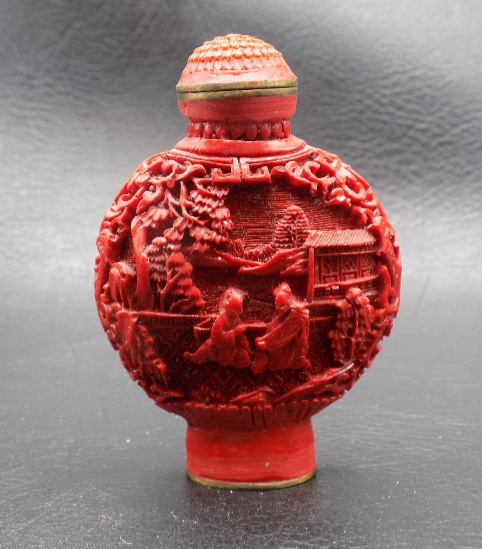 Vintage intricate carved Chinese red cinnabar snuff bottle (1 of 6)