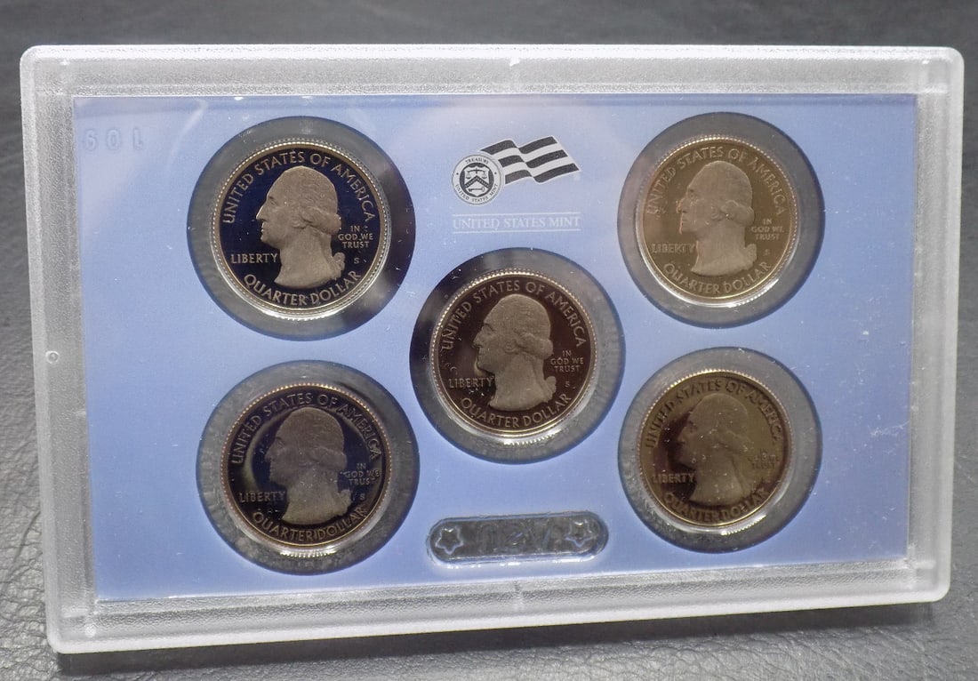 2010 S United States silver proof set. With COA - 6