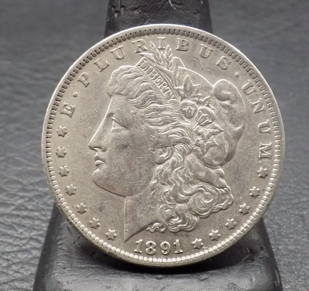 Uncirculated 1891 Morgan silver dollar (1 of 2)
