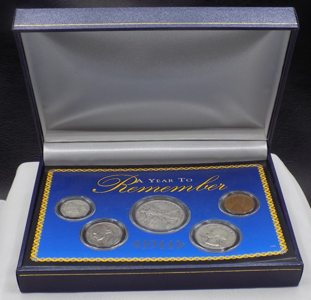 1944 A Year to Remember coin set in box - 2