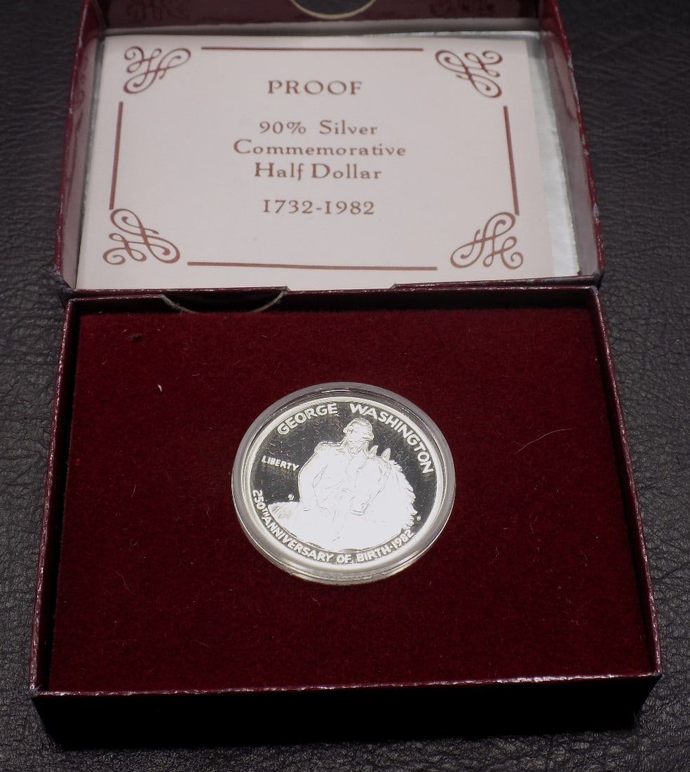 Proof 1982 silver commemorative half dollar in original box - 2