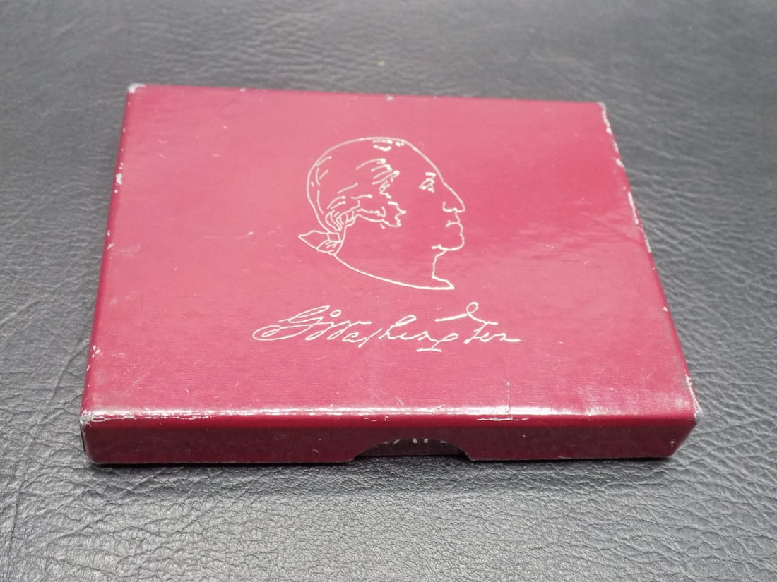 Proof 1982 silver commemorative half dollar in original box - 5