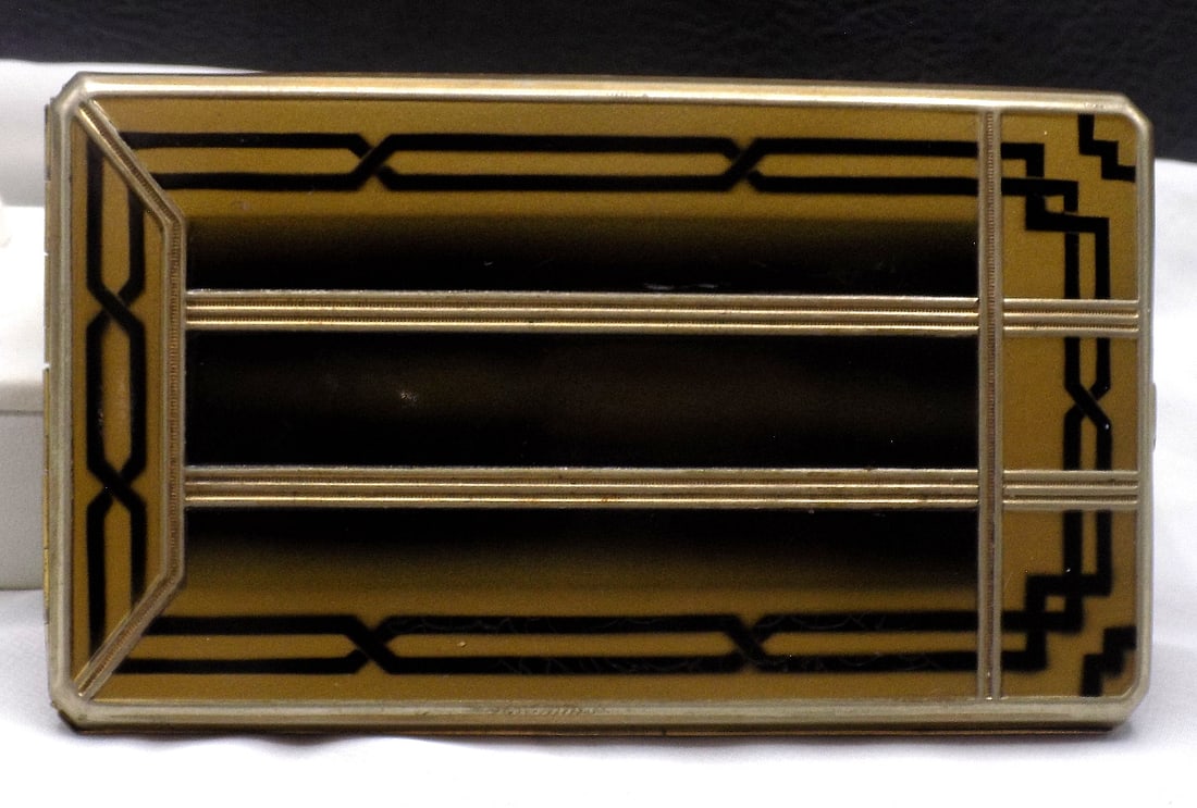 Art Deco multi color metal business card holder: Art Deco multi color metal business card holder. Three dimensional on front. Vibrant colors. In very good original condition and patina. Great quality and detail. 5 wide x 3 inches. 3/8 thick. 3 ounce